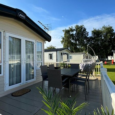 Hot Tub Retreat At Tattershall Lakes Exteriör bild