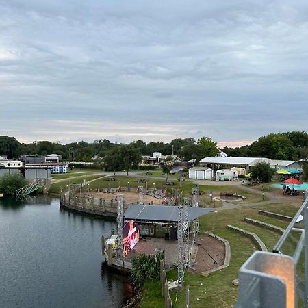 Hot Tub Retreat At Tattershall Lakes Exteriör bild