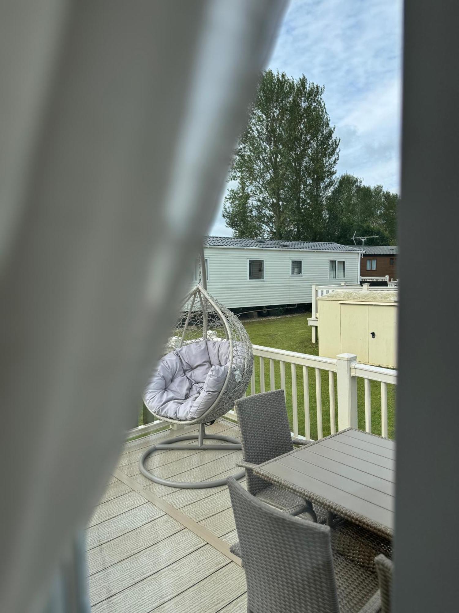 Hot Tub Retreat At Tattershall Lakes Exteriör bild