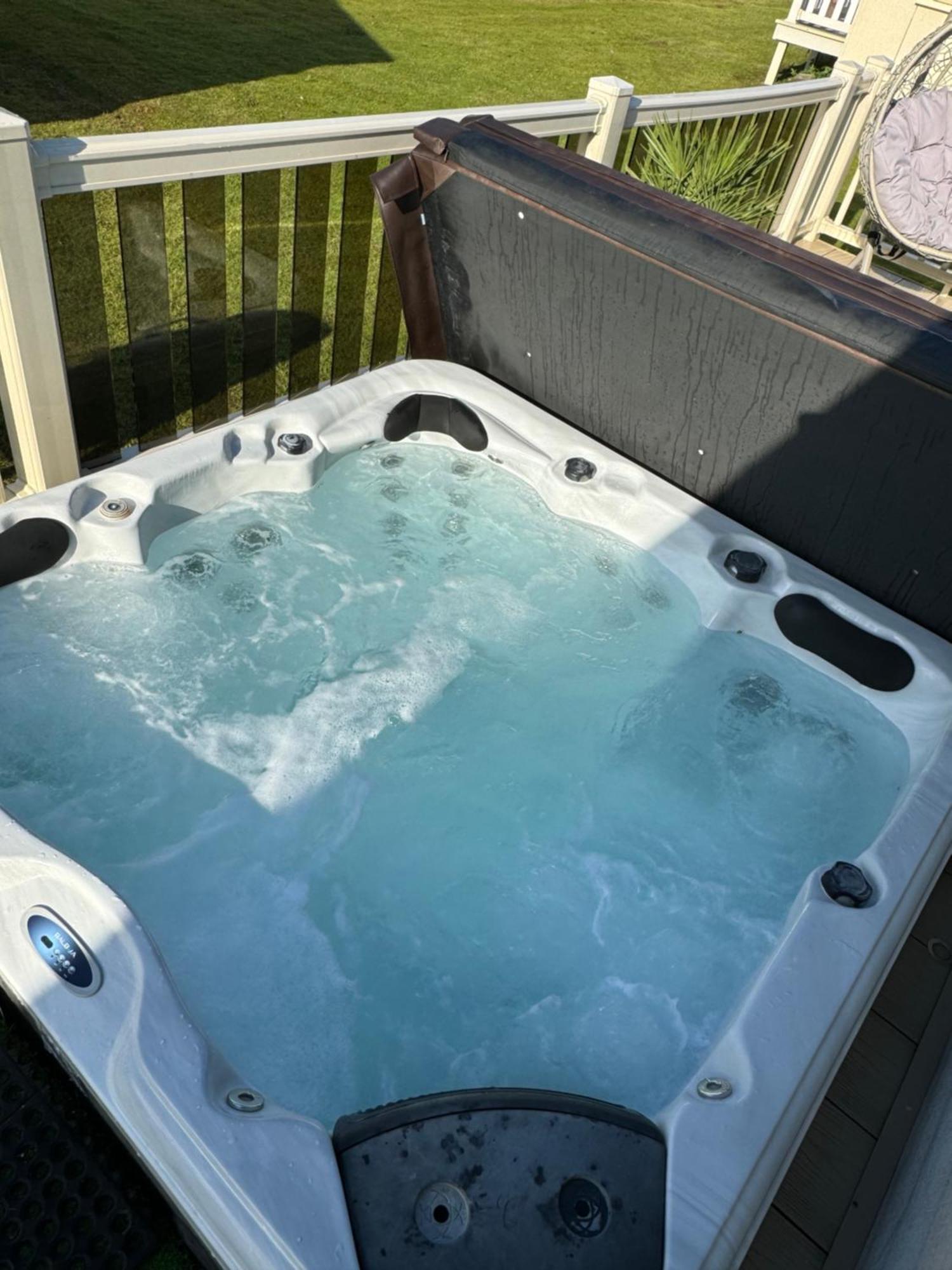 Hot Tub Retreat At Tattershall Lakes Exteriör bild